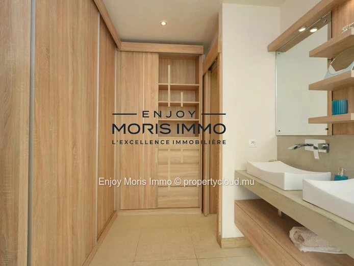 Villa contemporaine à vendre à Grand Baie – Île Maurice | Résidence sécurisée avec piscine