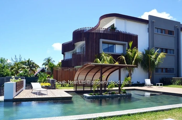 Seafront penthouse with an incredible view