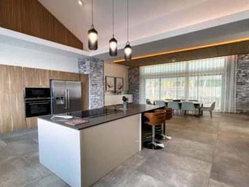 4 Bedroom Villa
