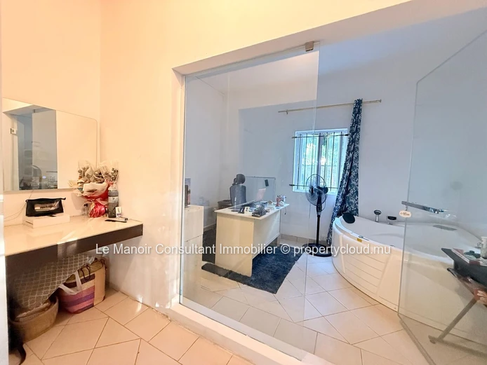 Maison aménagé en 2 appartements - A proximité de toutes les commodités