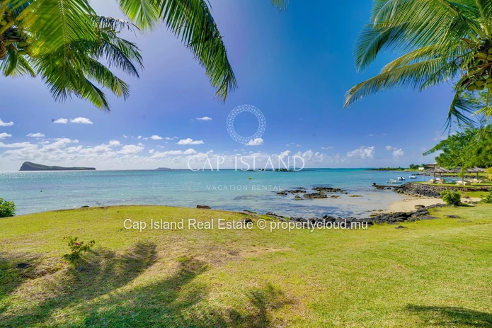 Cap Malheureux - Apartment with lagoon view, 30 meters from its private beach