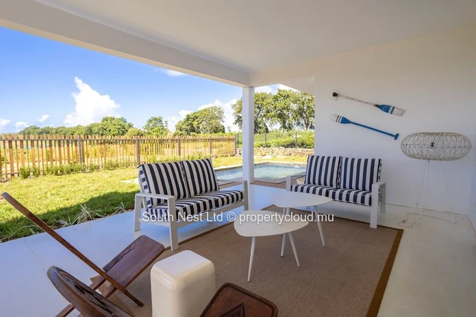Villa d'Exception de 3 Chambres avec Vue Mer à Les Hautes Rives, Azuri