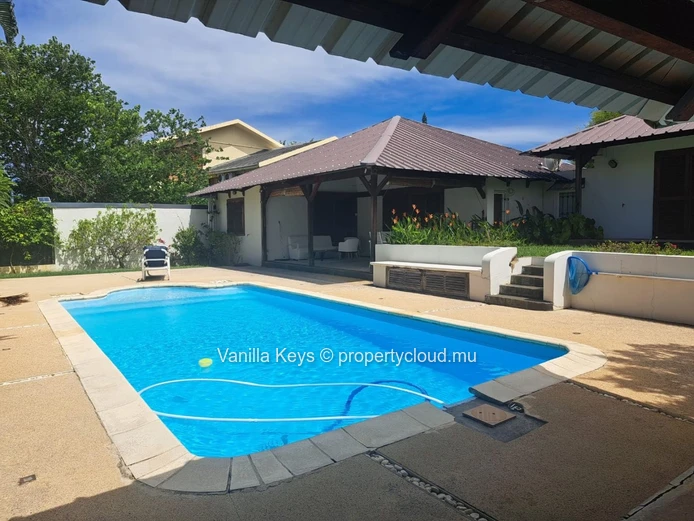Live the Tropical Elegance -Local Investment Only