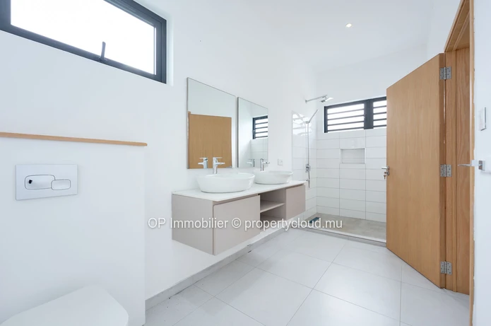 Maison 4 chambres avec piscine à vendre à Grand Baie