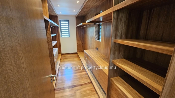 Villa moderne de 4 chambres 