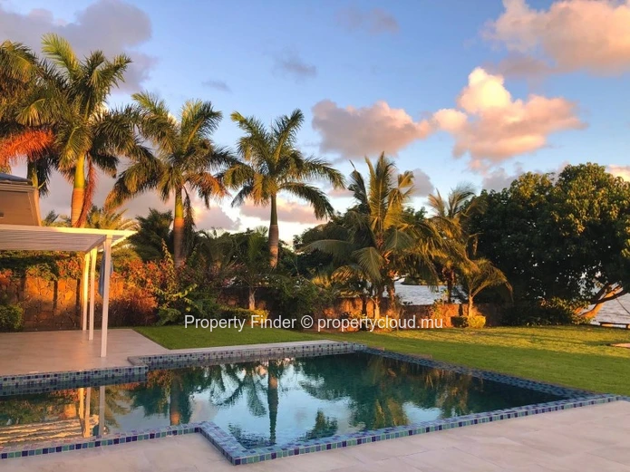Sumptuous villa for sale in Vieux Grand Port