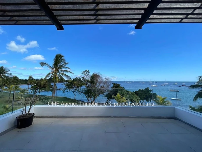 RIVIERE NOIRE - Penthouse en front de mer - 4 chambres