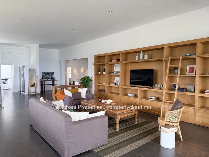 Penthouse de 384 m² à vendre à Péreybère avec 3 chambres