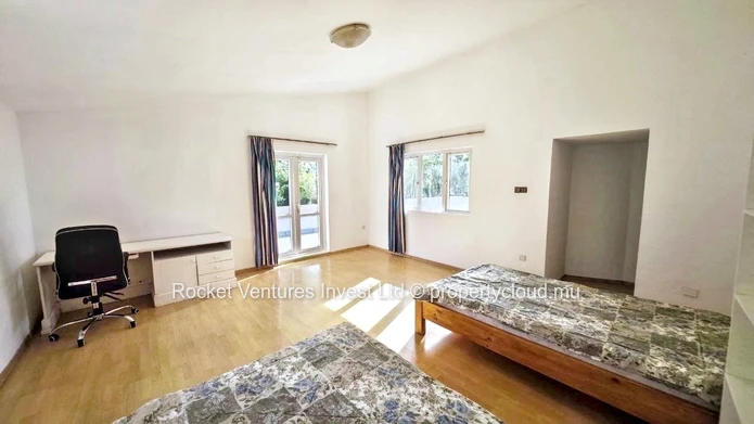 Villa élégante avec 4 chambres à louer et à vendre, Floréal – Centre