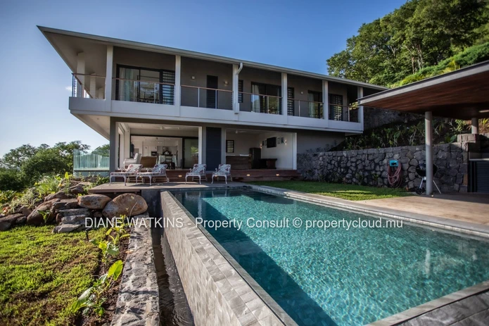 Villa contemporaine de 5 chambres à louer avec vue mer et piscine privée – Rivière Noire