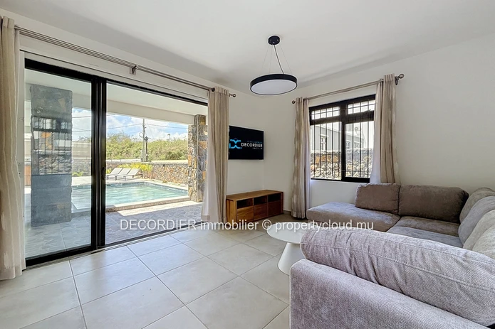 Contemporary elegance in the heart of Pereybère