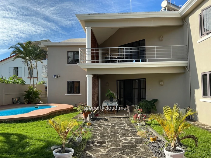 Beautiful 130 m² Apartment with Private Garden and Swimming Pool in Calodyne – 3 Bedrooms Available from 1 August