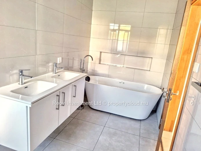 Villa Neuve de 4 chambres à louer à Grand-Baie