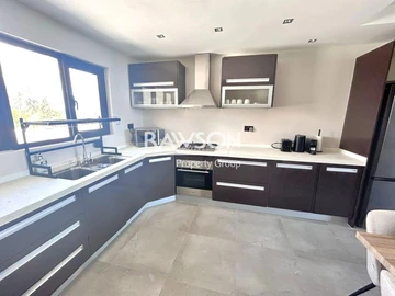3 Bedroom Townhouse, Duplex