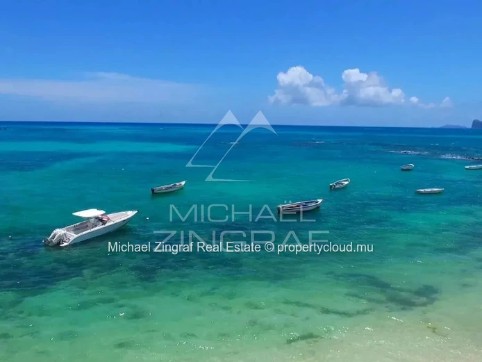 Mauritius – Exceptional 4-Bedroom Beachfront Villa with Panoramic Ocean Views in Pointe aux Canonniers