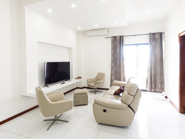 Stunning 3-Bedroom Apartment in Trianon - Perfect Family Home!