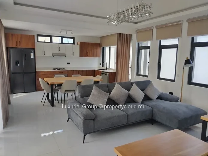 Stunning New Family Villa Double Garage  With Pool For Rent