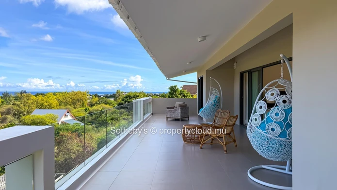 Sea View Spotlight