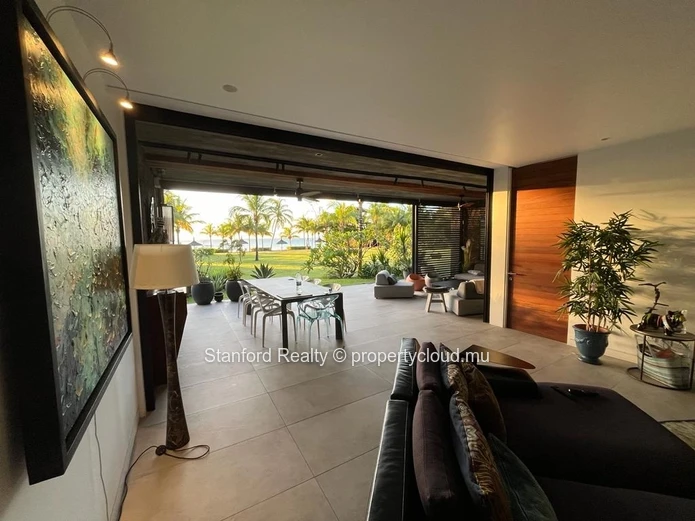 Appartement en Rez-de-Chaussée en Front de Mer – 3 Chambres en Suite, Grand Baie 