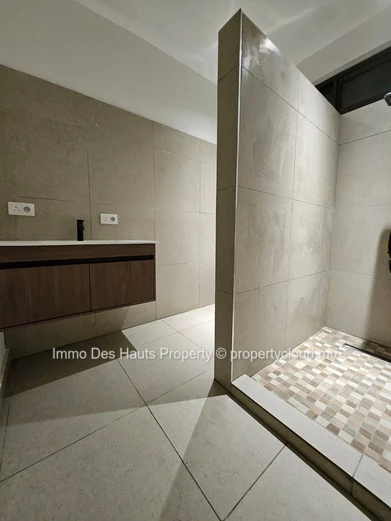 5 Bedroom Duplex semi furnished for sale Floréal 