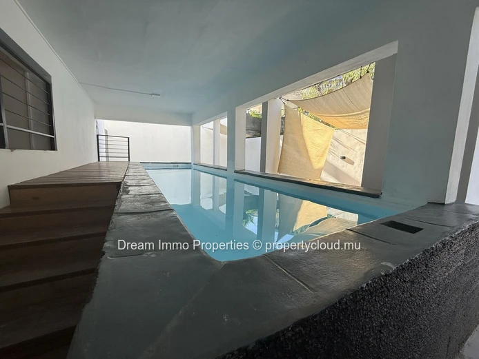 Penthouse meublé de 2 chambres avec rooftop privé & vue mer à Flic en Flac – Ile Maurice