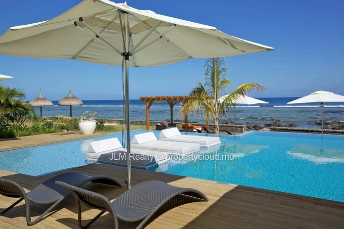 For rent: top-floor apartment with panoramic sea views in Tamarin, Mauritius