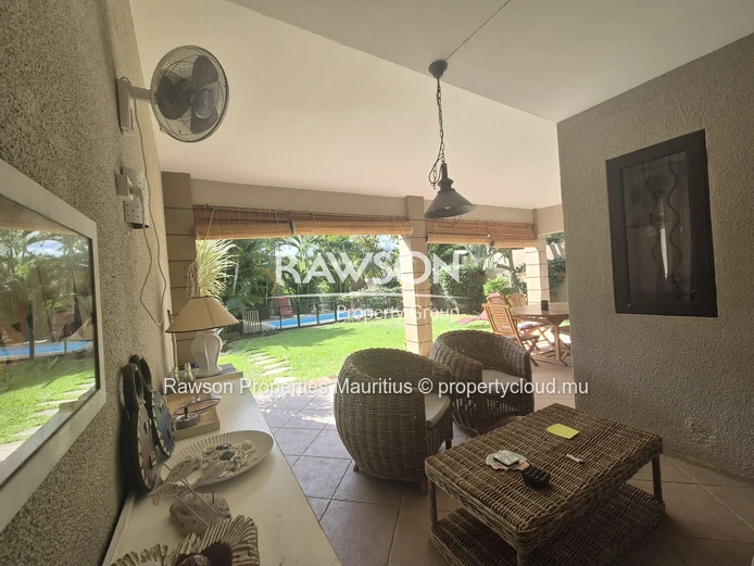 Maison | 4 Chambres à Louer | À Pied de la Plage | Tamarin
