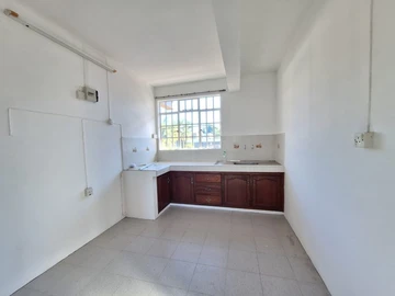 6 Bedroom House