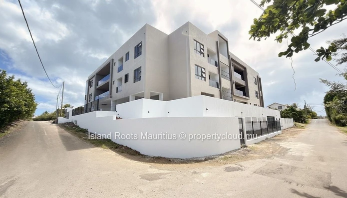 Modern Living in Péreybère – 3-Bedroom Penthouse for Sale (Sole Mandate)