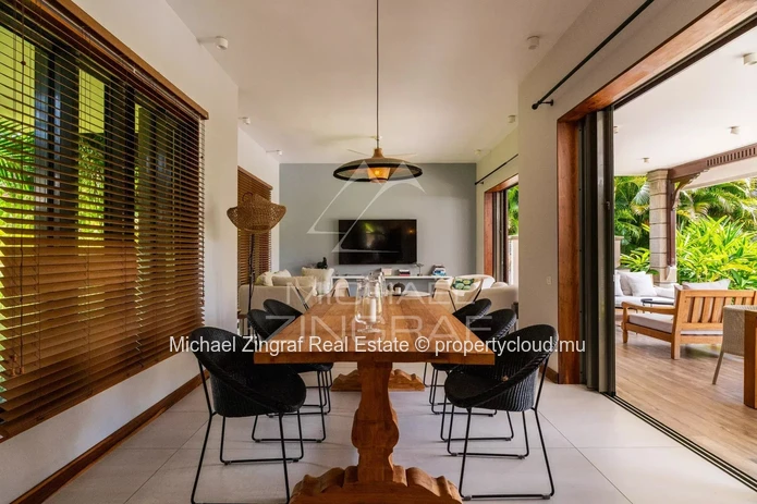 Elegant Contemporary Golfside Villa - Bel Ombre