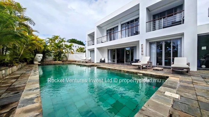 Villa en bord de mer avec 3 chambres à louer, Pointe aux Canonniers – Nord