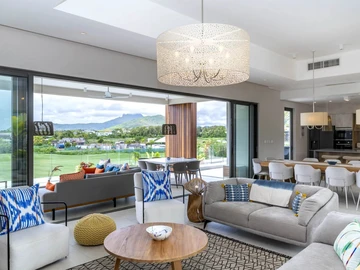 4 Bedroom Villa