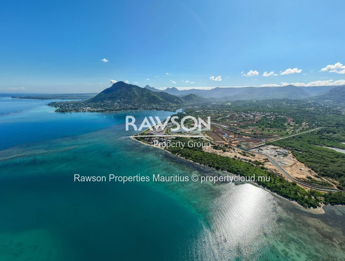 À VENDRE – Appartement de luxe en rez-de-chaussée en bord de mer