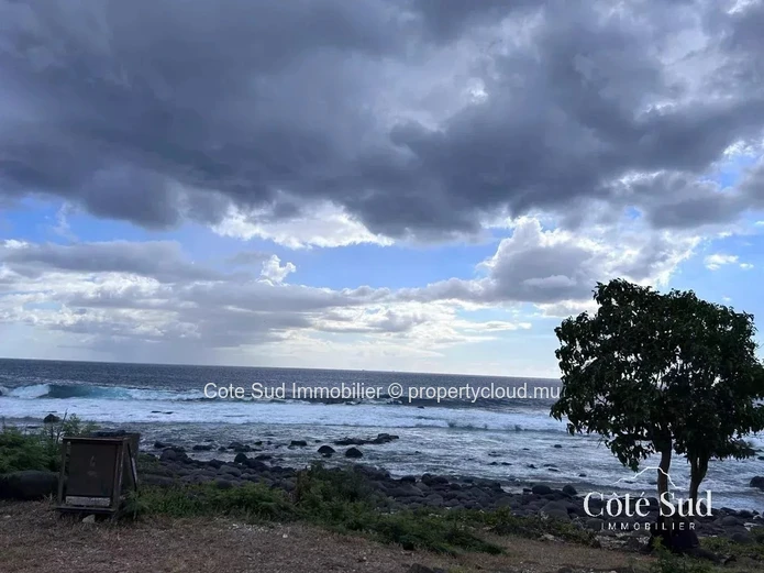 Seaside Plot of Land for Sale in Albion, 583 m²