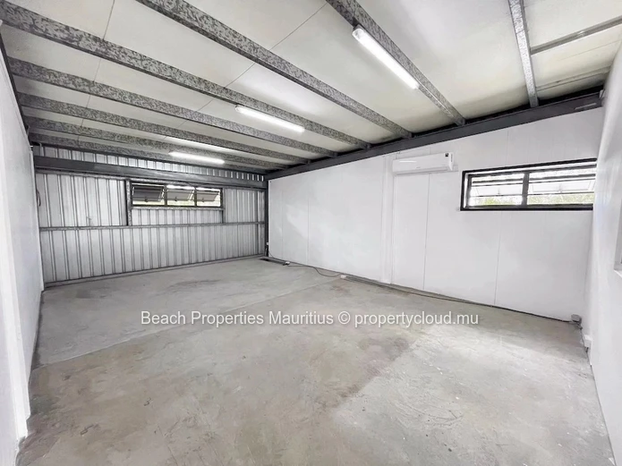 Bright 75m² Office with AC & Parking in Tamarin