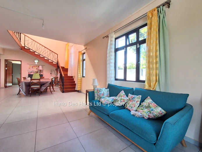 Maison meublée de 5 chambres à vendre – Allée Brillant, Floréal