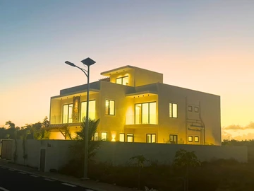 5 Bedroom House