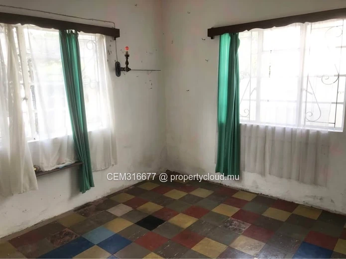 4 Bedrooms House with 2-Bedroom Studio for Sale – Quatre-Bornes 
