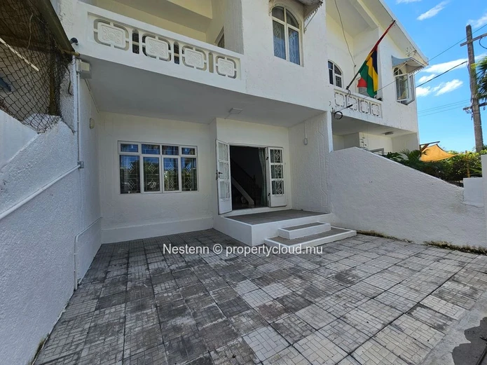 Appartement spacieux de 2 chambres à Blue Bay, à distance de marche de la plage