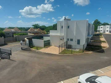 3 Bedroom Townhouse, Duplex