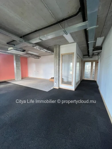 Bureaux à louer à Pointe aux Canonniers – 160m² lumineux et spacieux
