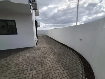 3 Bedroom Townhouse, Duplex