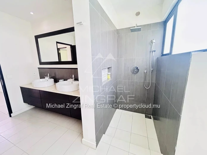 EXCLUSIVE: Villa in a Residential Estate in Grand Baie