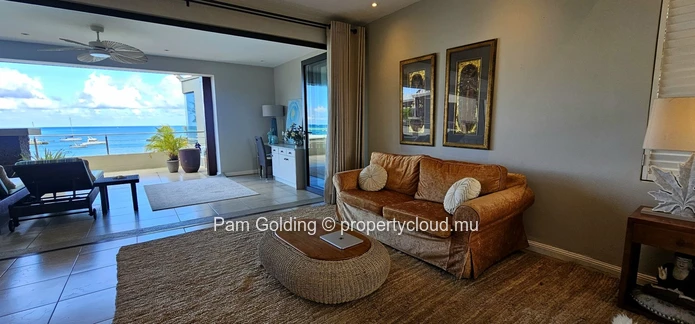 Stunning beach front apartment with two suites