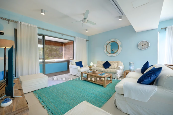 Appartement de standing avec plunge pool – À 1 minute à pied de la plage de Bain Bœuf. Prix : 430 000 €.