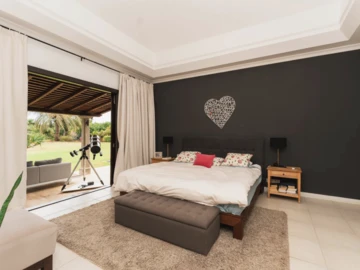 5 Bedroom Villa