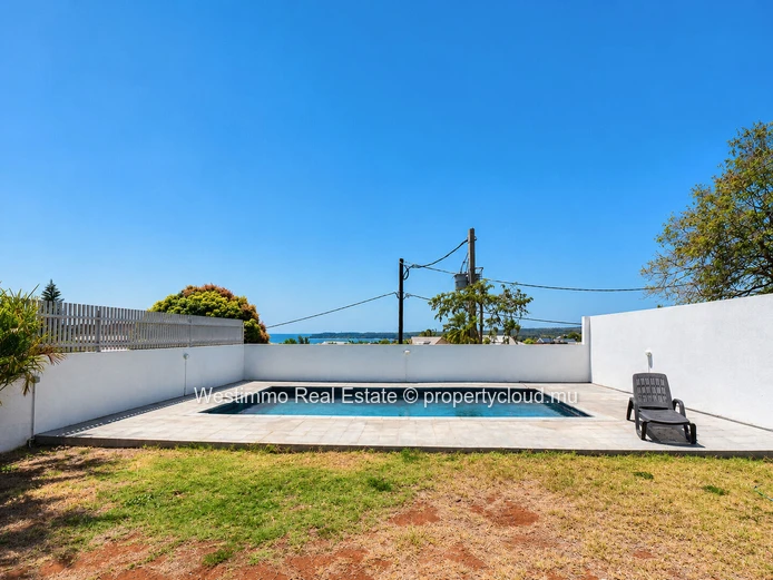 Penthouse de 200 m² avec vue mer à vendre à Tamarin