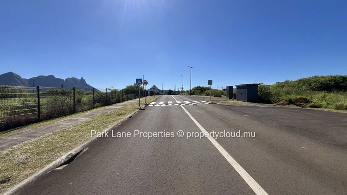 Terrain résidentiel 581 m² dans la Smart City de L’Avenir – Vue montagne, Moka