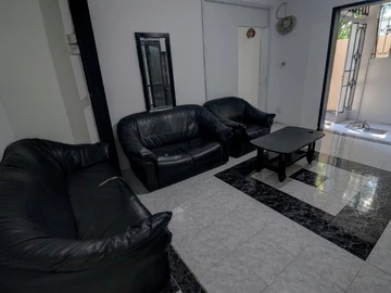 6 Bedroom House
