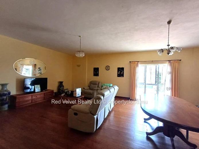 Appartement de 3 chambres entièrement meublé à vendre à Beau Bassin